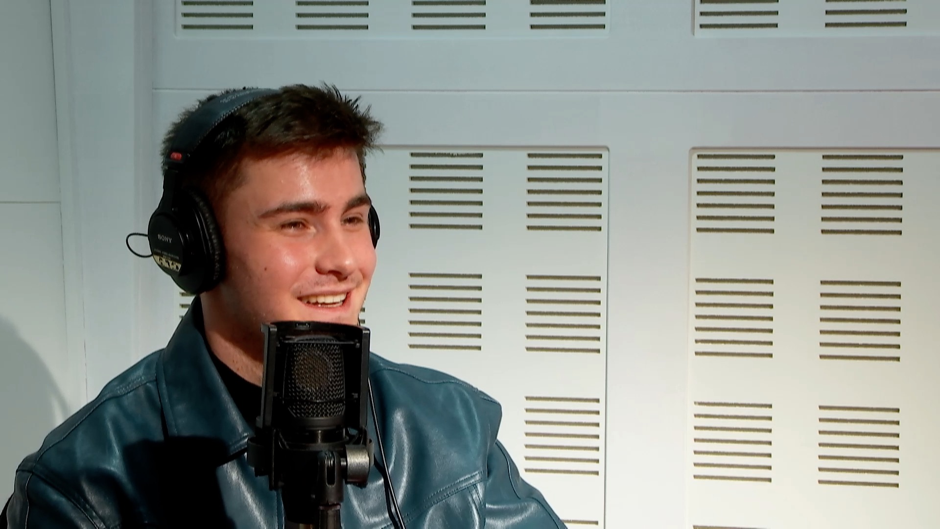 Julien Lieb nous parle de son dernier titre "Le jeu" et de l'aventure Star Academy episode artwork